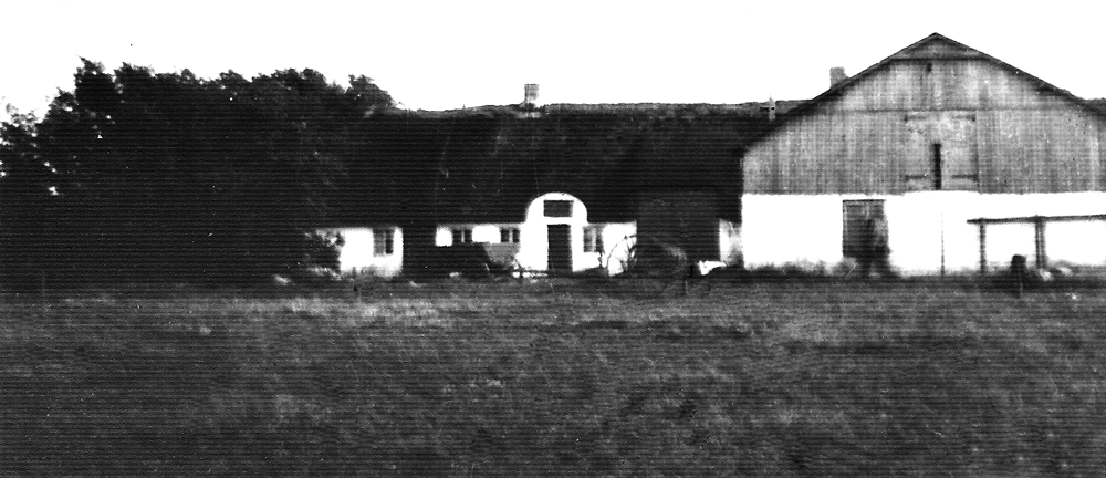 gaardbilleder/25-oerderup-noerremarksvej-1935.png